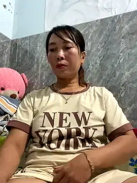 Linaannn online show from December 15, 2025, 11:58 am