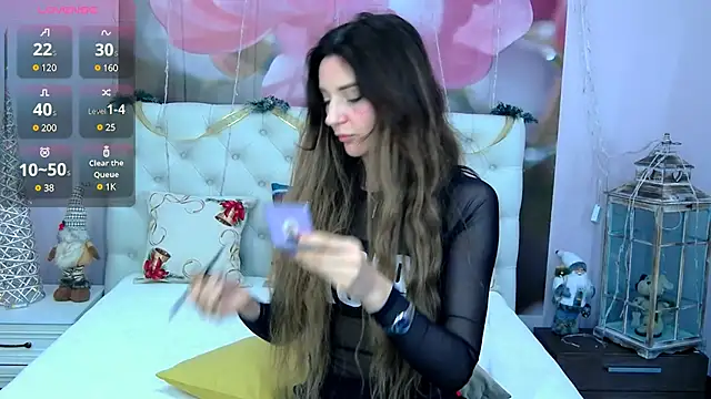 Snapshot of VioletUmi chatting on January 12, 2025, 8:36 am VioletUmi online show from January 12, 2025, 8:36 am