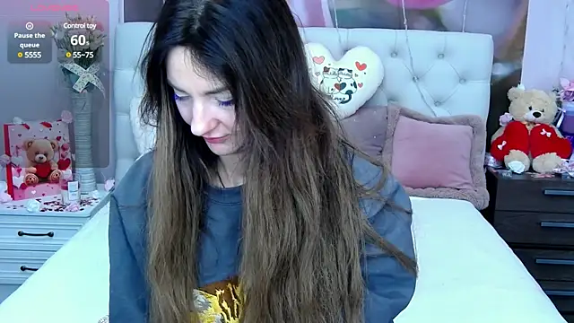 Snapshot of VioletUmi chatting on February 16, 2025, 9:04 am VioletUmi online show from February 16, 2025, 9:04 am