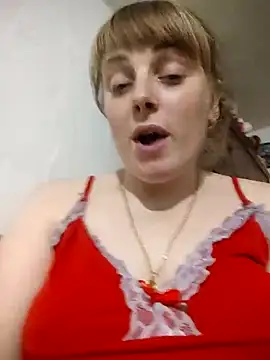 CoddessCrystal online show from December 22, 2025, 6:27 pm