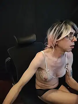 Snapshot of april_show_her chatting on January 15, 2026, 3:16 pm april show her online show from January 15, 2026, 3:16 pm