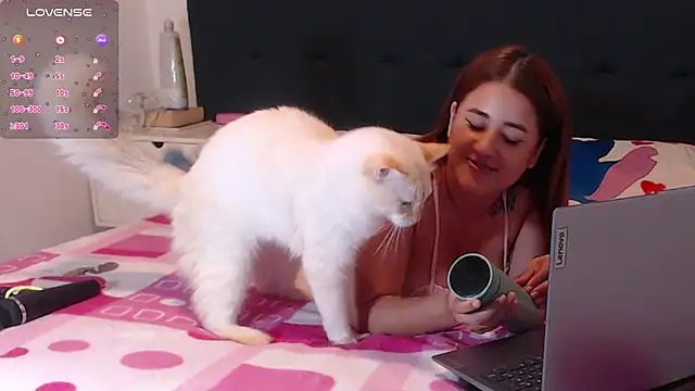 Snapshot of luna_palmerau chatting on February 1, 2025, 5:39 am luna palmerau online show from February 1, 2025, 5:39 am