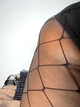 Snapshot of gymyagirlll chatting on December 11, 2024, 11:43 pm gymyagirlll online show from December 11, 2024, 11:43 pm