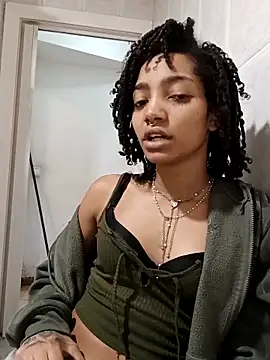 Snapshot of Laanegraofficial_ chatting on March 7, 2025, 9:17 pm Laanegraofficial online show from March 7, 2025, 9:17 pm