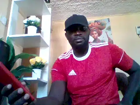 Snapshot of ClinDi chatting on December 2, 2025, 11:37 am ClinDi online show from December 2, 2025, 11:37 am