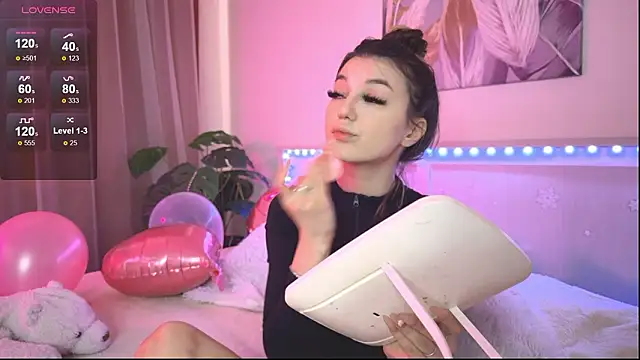 Snapshot of Veronica_leal chatting on February 23, 2026, 8:33 am Veronica leal online show from February 23, 2026, 8:33 am