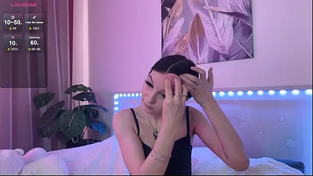 Veronica leal online show from March 28, 2026, 8:47 am