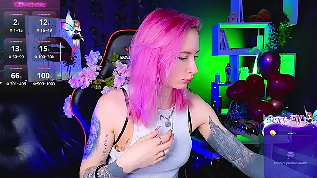  HelenCarter online show from February 15, 2025, 8:43 pm