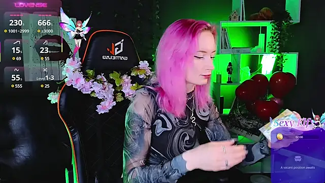  HelenCarter online show from February 16, 2025, 8:44 pm