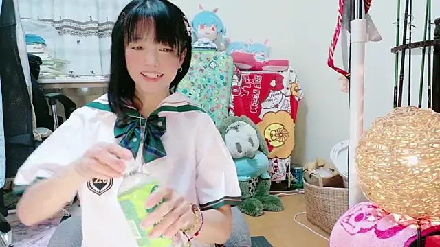 renapiyon8182 online show from February 24, 2025, 7:30 pm