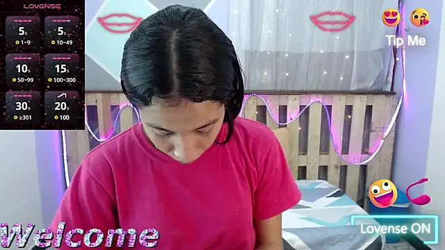 Snapshot of Lina10 chatting on February 3, 2025, 8:03 pm Lina10 online show from February 3, 2025, 8:03 pm