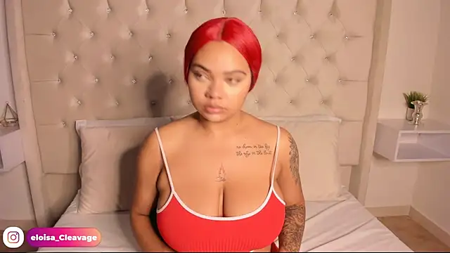 Eloisa cleavage  online show from January 12, 2025, 1:48 pm