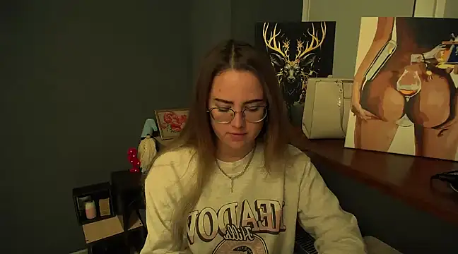 Snapshot of luxie_milady chatting on January 6, 2025, 12:46 pm luxie milady online show from January 6, 2025, 12:46 pm