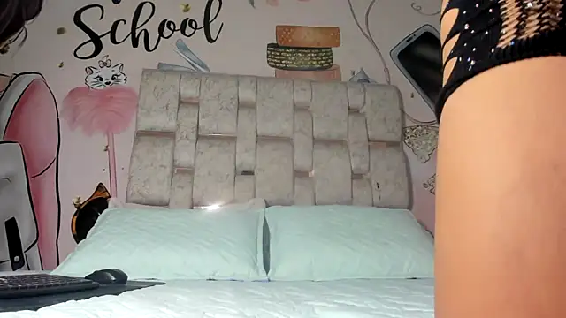 Snapshot of EMMA_SWEETT1 chatting on March 20, 2025, 3:47 pm EMMA SWEETT1 online show from March 20, 2025, 3:47 pm