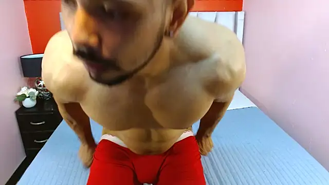 Snapshot of Thiago_Summers chatting on September 17, 2025, 2:19 pm Thiago Summers online show from September 17, 2025, 2:19 pm