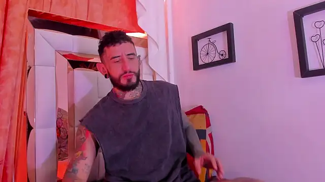 dilan scootk  online show from March 19, 2026, 7:29 pm