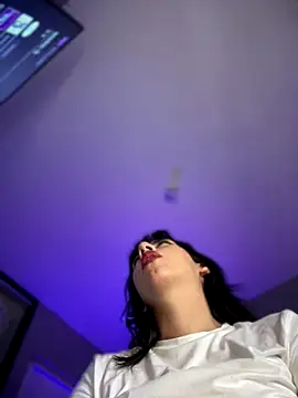 Snapshot of veronicaapink chatting on December 7, 2024, 2:20 am veronicaapink online show from December 7, 2024, 2:20 am