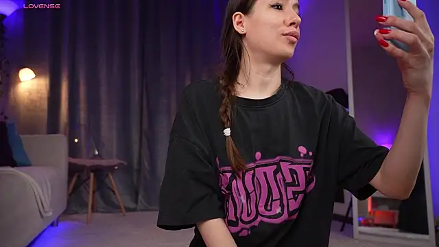 Amely Young online show from March 12, 2026, 1:23 am