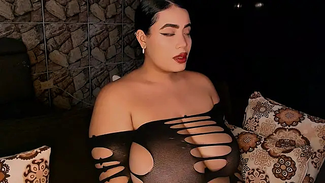 Snapshot of Emmacamille chatting on March 1, 2025, 1:22 am Emmacamille online show from March 1, 2025, 1:22 am