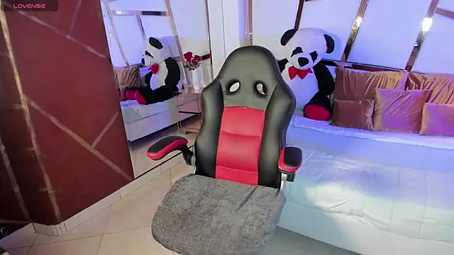 Snapshot of sofia_samuels chatting on March 15, 2025, 1:07 pm sofia samuels online show from March 15, 2025, 1:07 pm