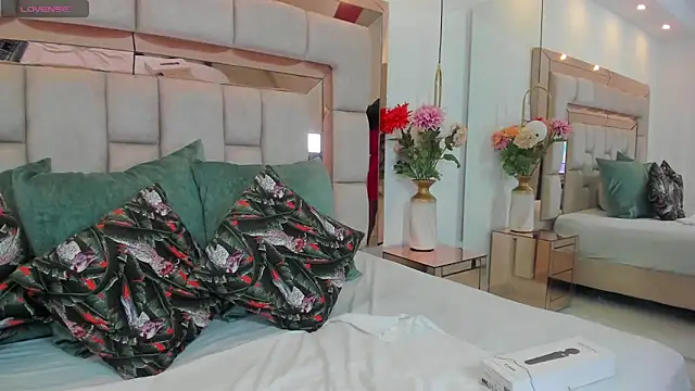 sofia samuels online show from March 1, 2026, 3:41 am