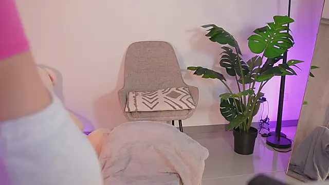 Angeeel  online show from January 6, 2026, 11:07 pm