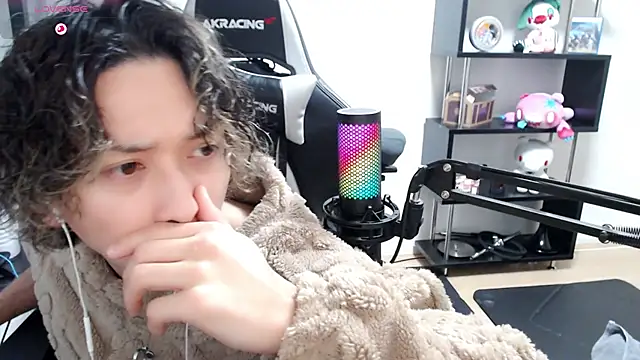 Snapshot of Shizukuu chatting on March 15, 2025, 3:27 pm Shizukuu online show from March 15, 2025, 3:27 pm