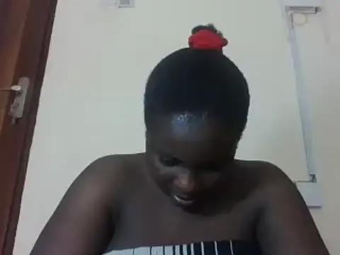hotebbbyy online show from December 16, 2024, 12:38 pm