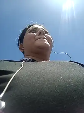 tetasgrandes karol online show from September 21, 2025, 6:20 pm