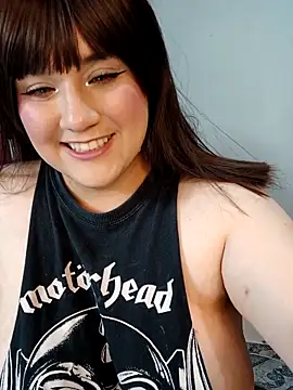 ItsNaiixa online show from April 10, 2026, 1:44 am