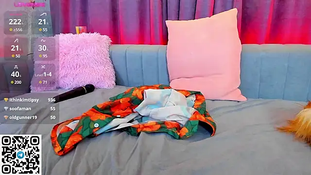 Moxy Foxy online show from January 6, 2025, 7:20 am