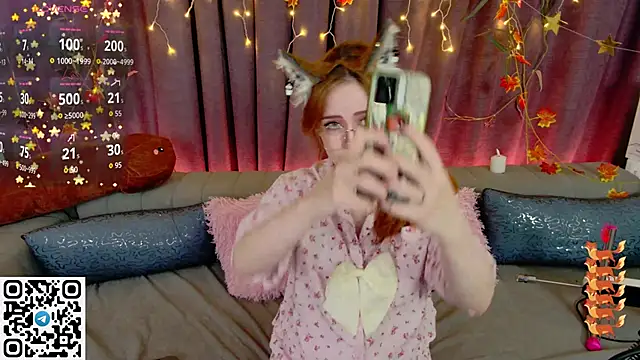 Moxy Foxy online show from September 13, 2025, 1:05 am