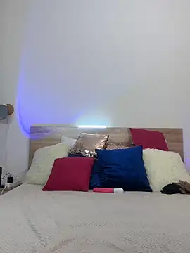 KateRedgar online show from February 17, 2026, 1:40 pm