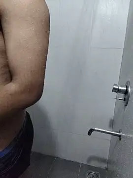 hottboy 39 online show from May 3, 2026, 10:54 am
