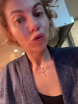 tanyagrey online show from November 6, 2025, 7:20 am