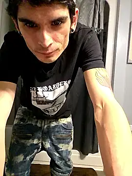 Migaruo online show from May 25, 2026, 5:24 am