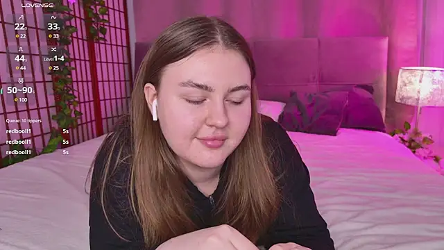 Snapshot of Mia__Peach chatting on February 22, 2025, 3:12 am Mia Peach online show from February 22, 2025, 3:12 am