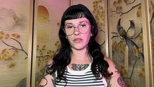 Snapshot of Marcelinegoddess chatting on July 14, 2026, 4:06 am Marcelinegoddess online show from July 14, 2026, 4:06 am