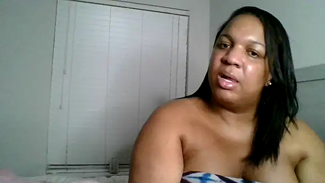 Snapshot of Badgirlbrittt chatting on December 5, 2024, 1:58 am Badgirlbrittt online show from December 5, 2024, 1:58 am