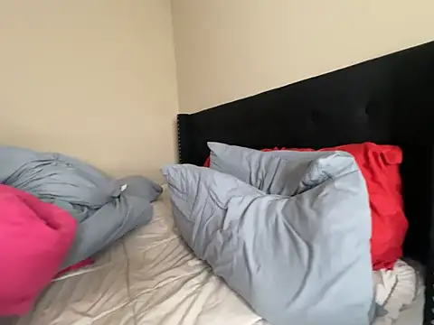 Snapshot of Badgirlbrittt chatting on February 27, 2025, 10:20 pm Badgirlbrittt online show from February 27, 2025, 10:20 pm