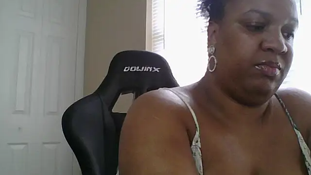 Snapshot of Badgirlbrittt chatting on October 3, 2025, 4:59 pm Badgirlbrittt online show from October 3, 2025, 4:59 pm