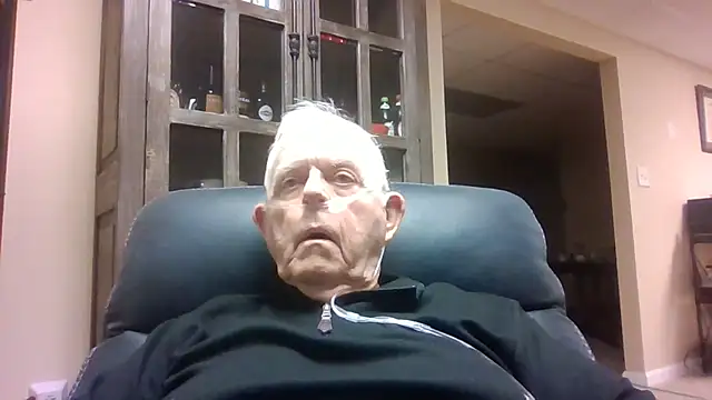 Snapshot of bootlegmanz chatting on November 2, 2025, 2:41 pm bootlegmanz online show from November 2, 2025, 2:41 pm