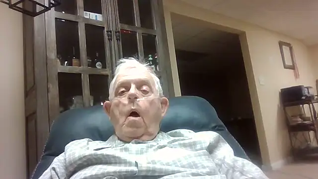 Snapshot of bootlegmanz chatting on November 8, 2025, 11:36 pm bootlegmanz online show from November 8, 2025, 11:36 pm