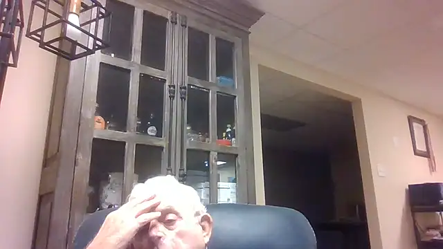 Snapshot of bootlegmanz chatting on June 6, 2026, 10:14 pm bootlegmanz online show from June 6, 2026, 10:14 pm