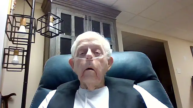 Snapshot of bootlegmanz chatting on June 12, 2026, 3:11 pm bootlegmanz online show from June 12, 2026, 3:11 pm