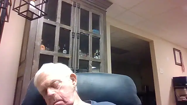 Snapshot of bootlegmanz chatting on June 16, 2026, 4:09 pm bootlegmanz online show from June 16, 2026, 4:09 pm