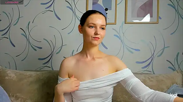 Snapshot of Agatha_weiss chatting on July 7, 2026, 7:29 pm Agatha weiss online show from July 7, 2026, 7:29 pm