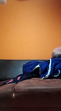 Snapshot of miicheele32 chatting on January 13, 2025, 5:44 pm miicheele32 online show from January 13, 2025, 5:44 pm