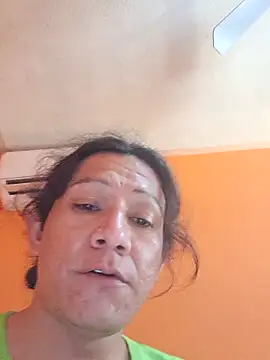 Snapshot of miicheele32 chatting on October 18, 2025, 8:31 pm miicheele32 online show from October 18, 2025, 8:31 pm