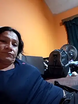 Snapshot of miicheele32 chatting on November 7, 2025, 6:24 am miicheele32 online show from November 7, 2025, 6:24 am